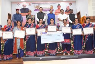 14 महिलाओं को तीलू रौतेली, 35 आंगनवाड़ी कार्यकत्रियों को राज्य स्तरीय सम्मान