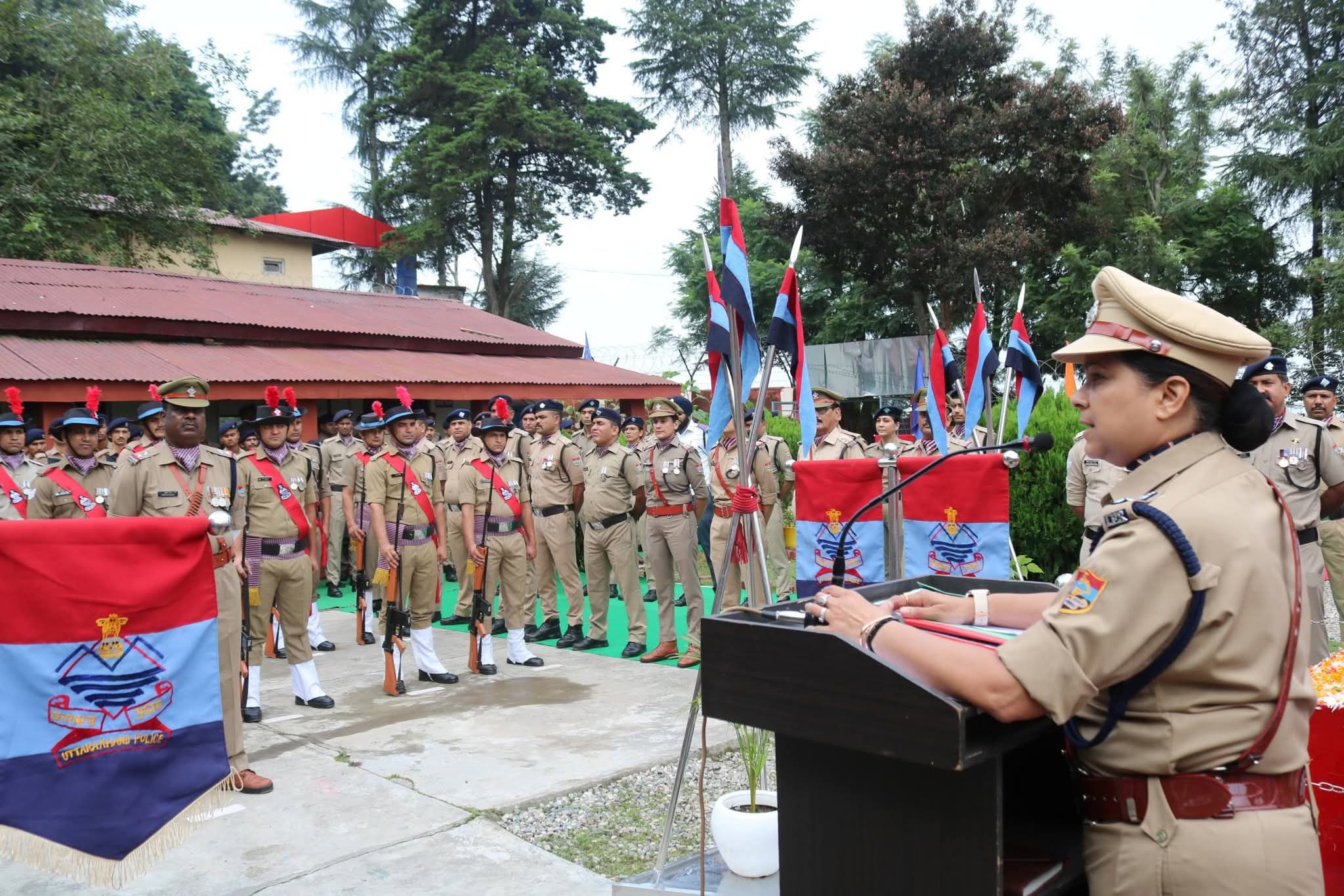 टिहरी पुलिस ने धूमधाम से मनाया 80वां स्वतंत्रता दिवस, 25 पुलिस कार्मिक रजत जयंती पदक से अलंकृत
