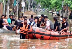 असम में बाढ़ से हाहाकार,मृतकों का आंकड़ा 100 पहुंचा, कई जिलों में अब भी हालात गंभीर