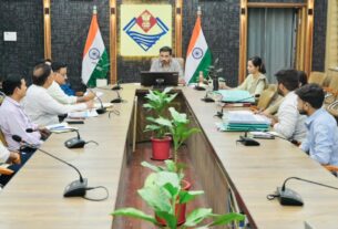 ग्रीन बिल्डिंग की धीमी प्रगति पर डीएम सख्त, कार्यदायी संस्था को लगाई फटकार