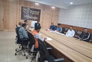 एसआईआर को लेकर राजनीतिक दलों के प्रतिनिधियों के साथ बैठक