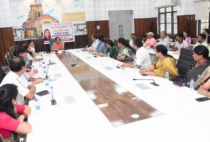 ‘कैबिनेट मंत्री रेखा आर्या ने आंगन का मिलन’ कार्यक्रम की तैयारियों को लेकर की समीक्षा बैठक