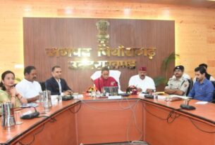 प्रभारी मंत्री रेखा आर्या ने की “आंगन का मिलन”कार्यक्रम की समीक्षा