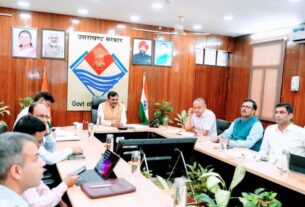 टिहरी झील को ग्लोबल डेस्टिनेषन के रूप में विकसित करने को लेकर मुख्य सचिव ने ली बैठक