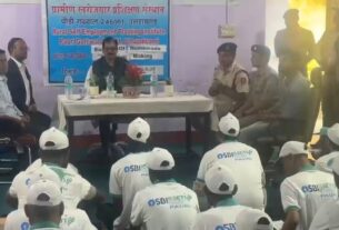 जिला कारागार में बंदियों ने सीखा मोमबत्ती-अगरबत्ती निर्माण का हुनर