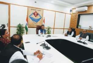 प्रमुख सचिव ने तृतीय प्रवासी उत्तराखण्डी दिवस सम्मेलन के आयोजन के सम्बन्ध में ली बैठक
