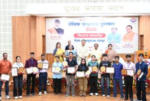 मेधावी विद्यार्थी उत्तराखंड के उज्ज्वल भविष्य के आधार स्तंभ- मुख्यमंत्री धामी